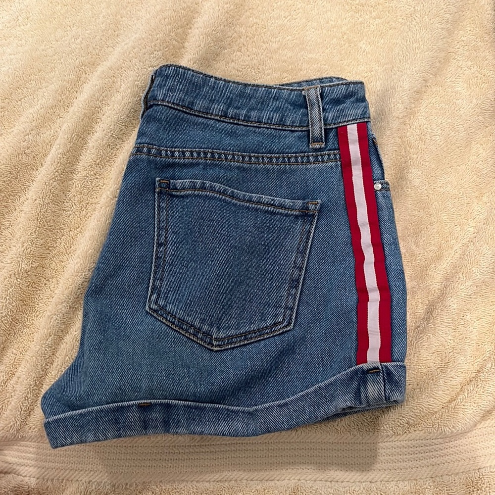 pacsun mom shorts red stripe